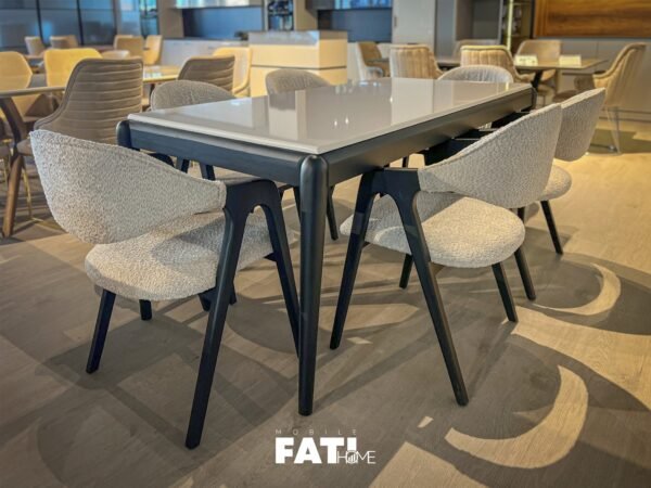 Tavolina 'Urban Elegance'